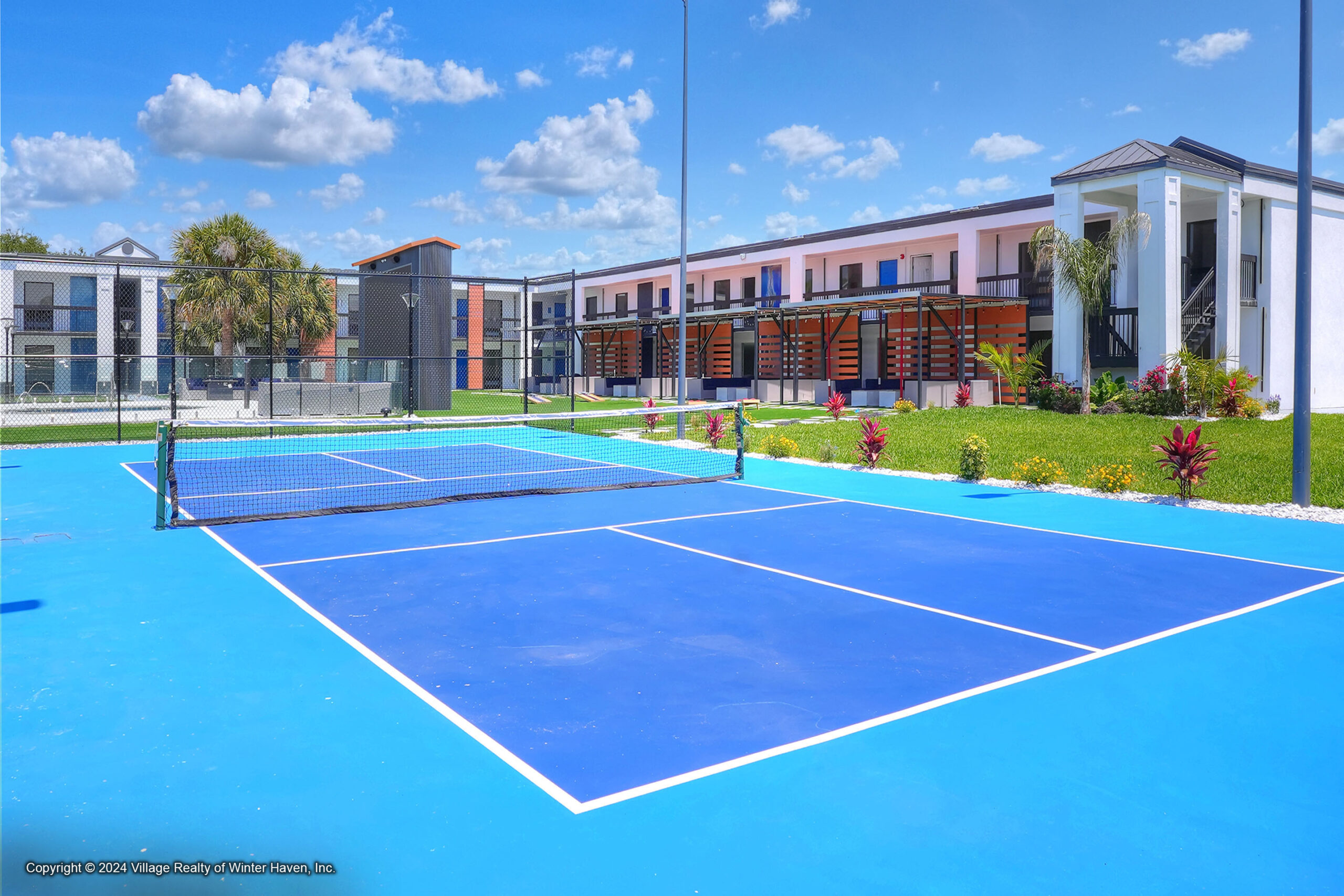 Featured image for “For Rent by Owner on Zillow vs. The Jade Apartments in Winter Haven: Live Smart, Safe, and in Style”